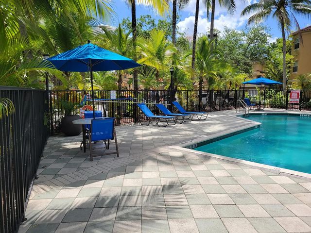 751 N Pine Island Road, Plantation, FL 33324