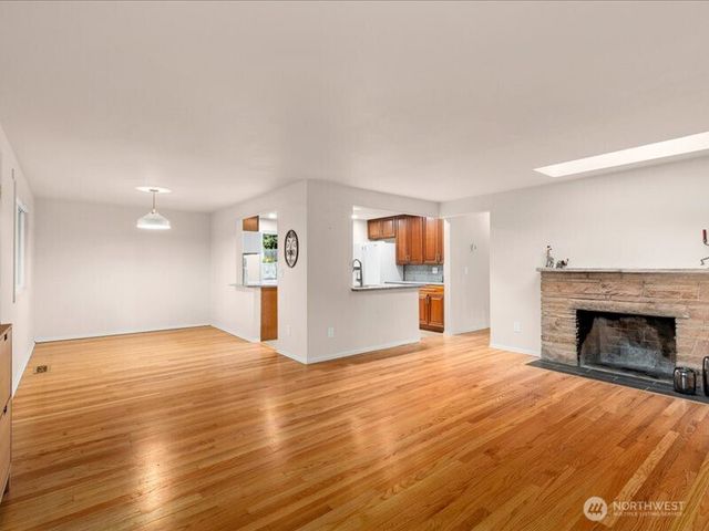 8706 13th Avenue NW, Seattle, WA 98117