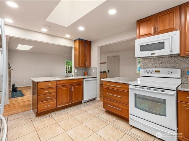 8706 13th Avenue NW, Seattle, WA 98117