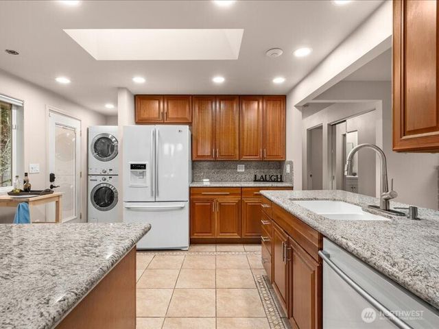 8706 13th Avenue NW, Seattle, WA 98117