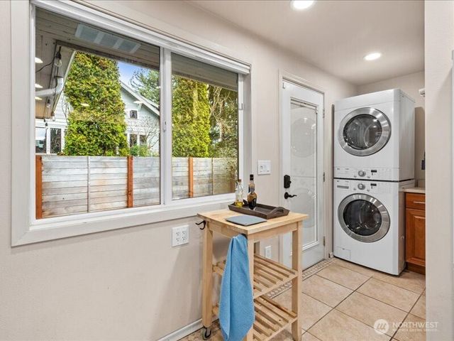 8706 13th Avenue NW, Seattle, WA 98117