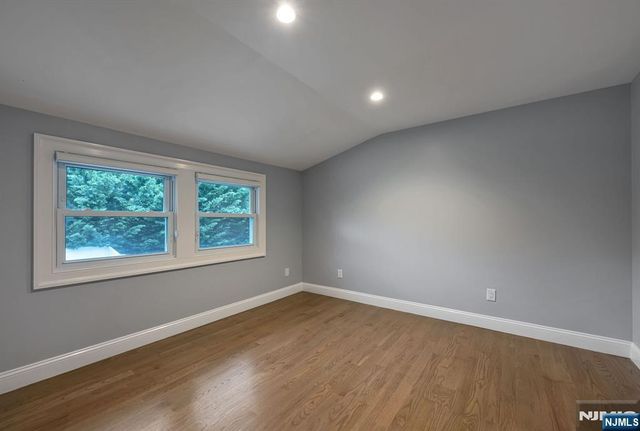 8 Macbeth B, Waldwick, NJ 07463