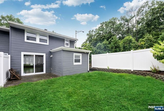 8 Macbeth B, Waldwick, NJ 07463