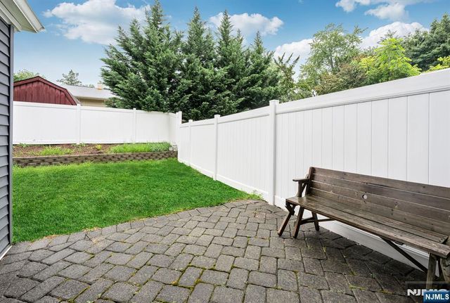 8 Macbeth B, Waldwick, NJ 07463