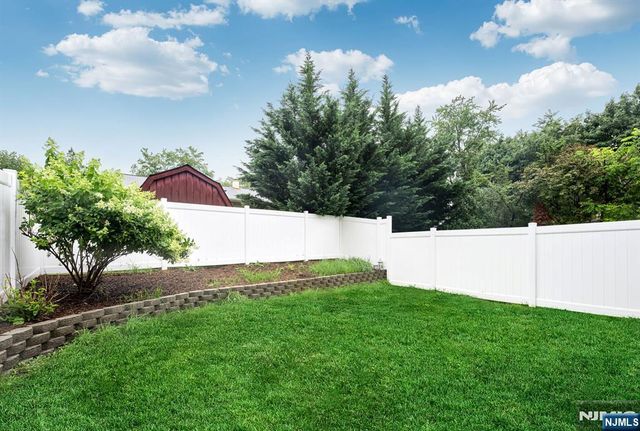8 Macbeth B, Waldwick, NJ 07463