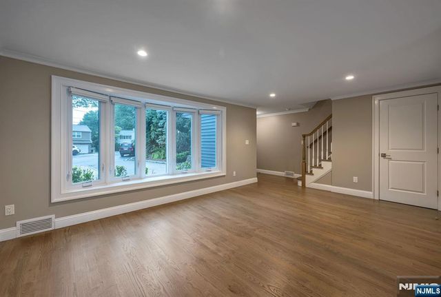 8 Macbeth B, Waldwick, NJ 07463