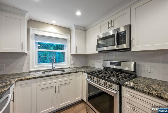 8 Macbeth B, Waldwick, NJ 07463