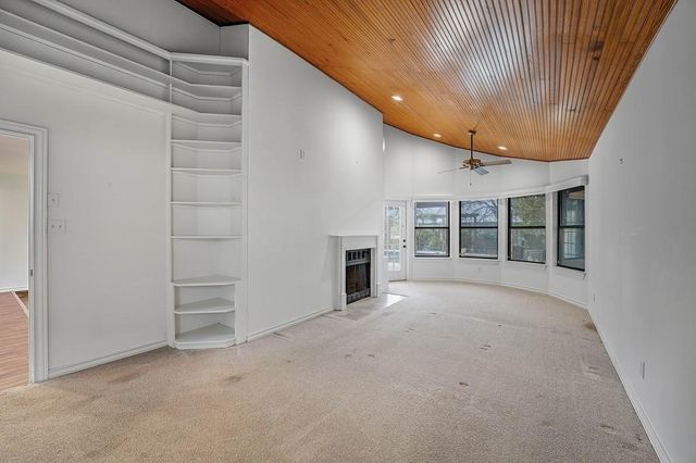 640 S College Street, La Grange, TX 78945