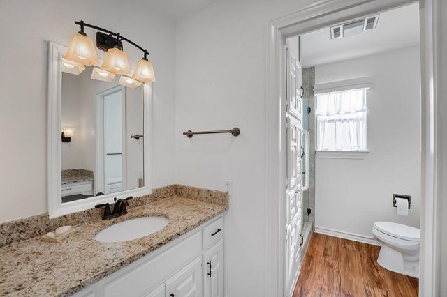 640 S College Street, La Grange, TX 78945