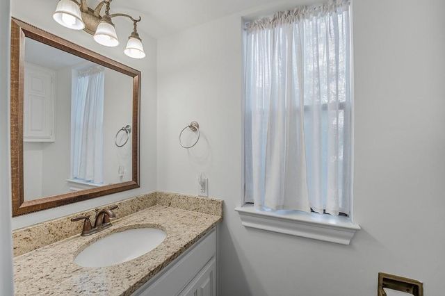 640 S College Street, La Grange, TX 78945