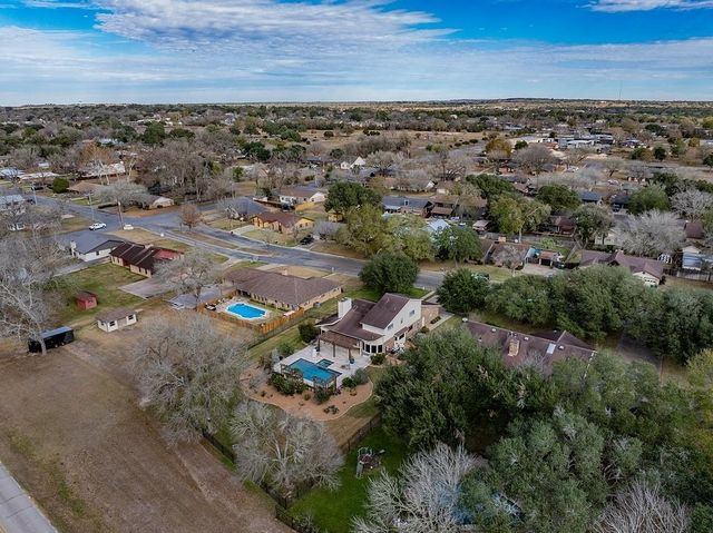 640 S College Street, La Grange, TX 78945