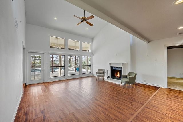 640 S College Street, La Grange, TX 78945