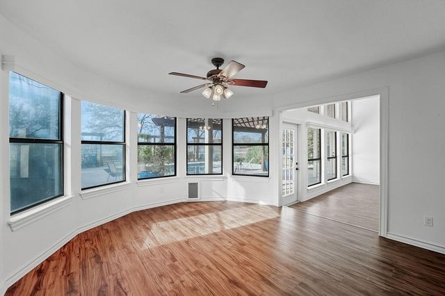 640 S College Street, La Grange, TX 78945