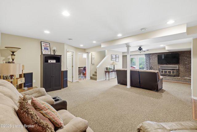 4713 Longborough Ct, Jeffersontown, KY 40299