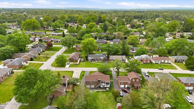 4713 Longborough Ct, Jeffersontown, KY 40299