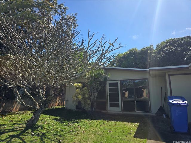 2149 Auhuhu Street, Pearl City, HI 96782