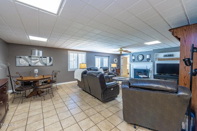 1091 Haynes Valley Road, Gate City, VA 24251