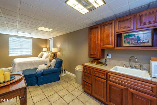 1091 Haynes Valley Road, Gate City, VA 24251