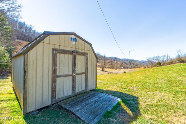 1091 Haynes Valley Road, Gate City, VA 24251