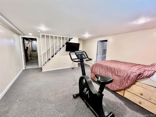 31 Edward Street, Lynbrook, NY 11563