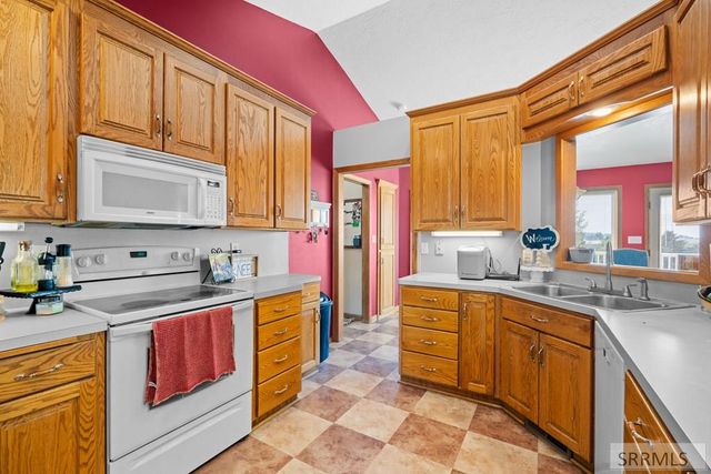 6002 E Sunnyside Road, Idaho Falls, ID 83406