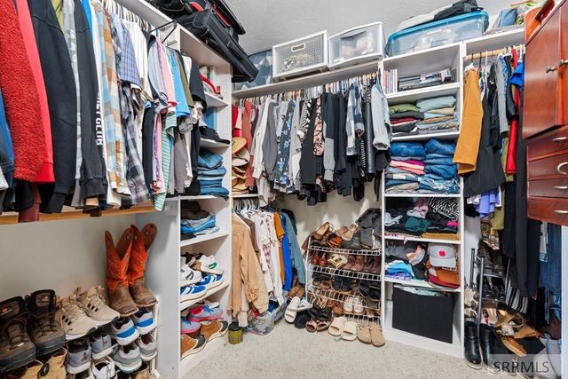 6002 E Sunnyside Road, Idaho Falls, ID 83406