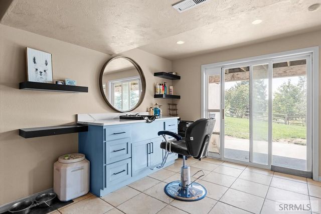 6002 E Sunnyside Road, Idaho Falls, ID 83406