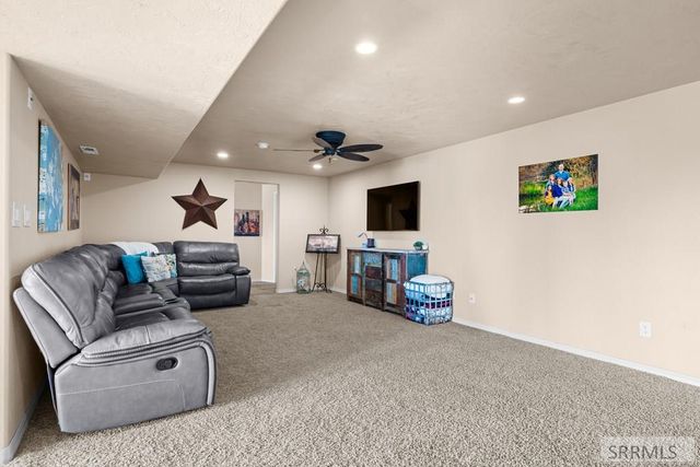 6002 E Sunnyside Road, Idaho Falls, ID 83406