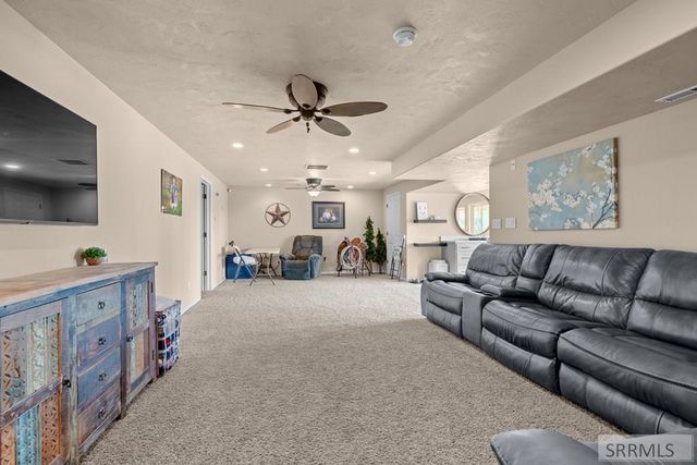 6002 E Sunnyside Road, Idaho Falls, ID 83406