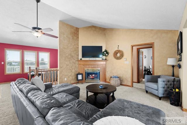 6002 E Sunnyside Road, Idaho Falls, ID 83406