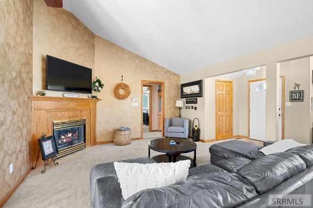 6002 E Sunnyside Road, Idaho Falls, ID 83406