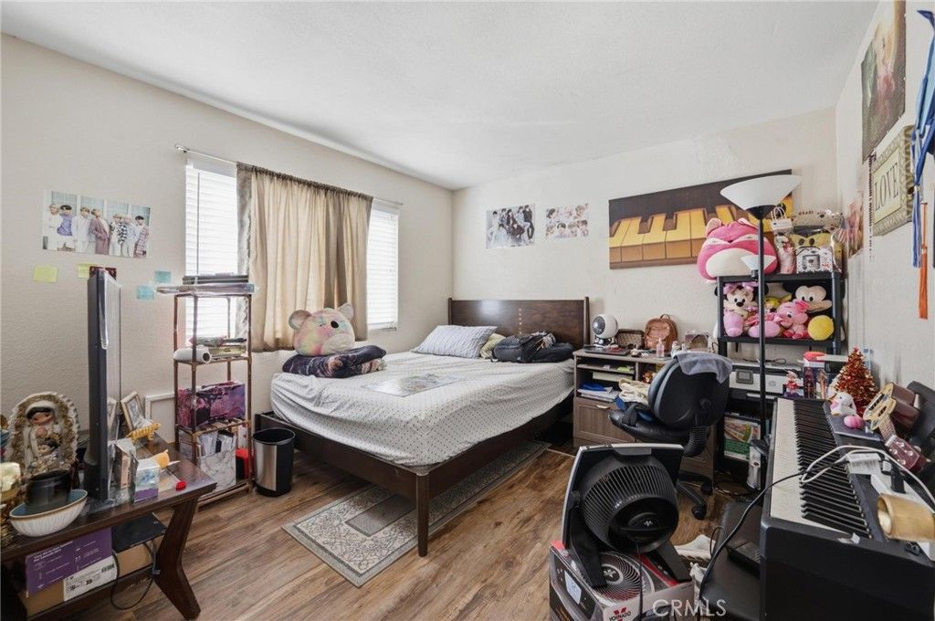 Image 10 of property listing at 13750 Hubbard Street 57, Sylmar, CA 91342