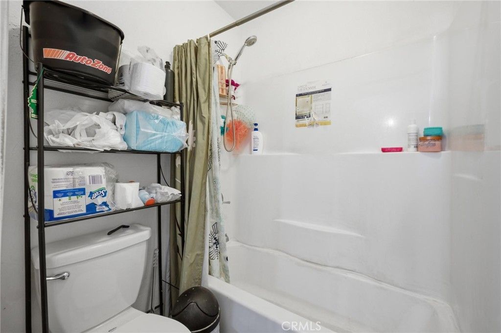 Image 15 of property listing at 13750 Hubbard Street 57, Sylmar, CA 91342
