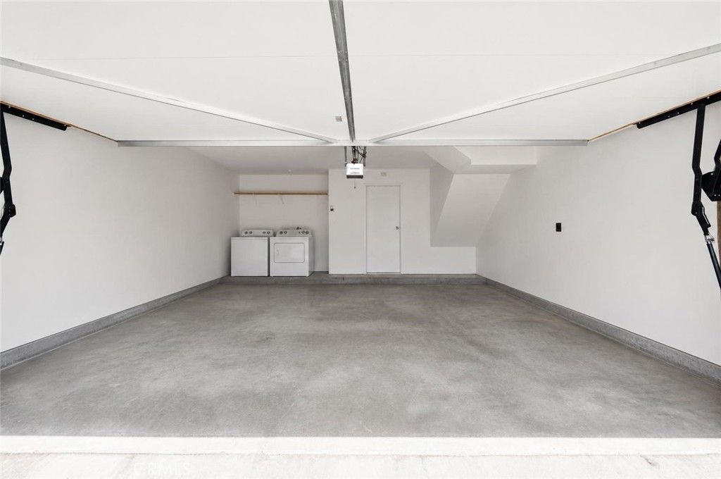 Image 16 of property listing at 13750 Hubbard Street 57, Sylmar, CA 91342