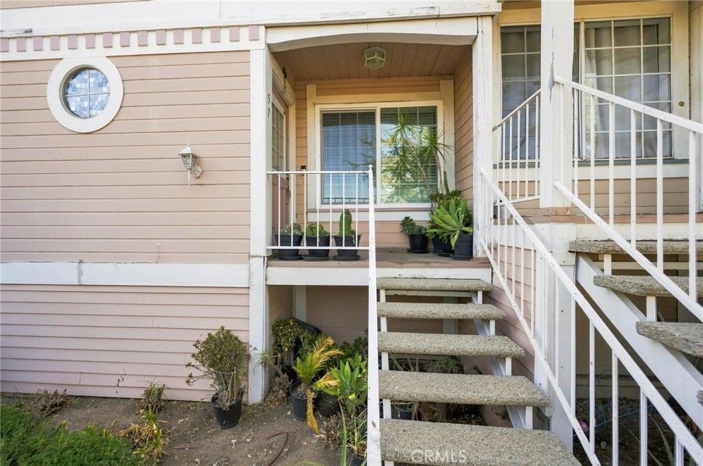 Image 22 of property listing at 13750 Hubbard Street 57, Sylmar, CA 91342
