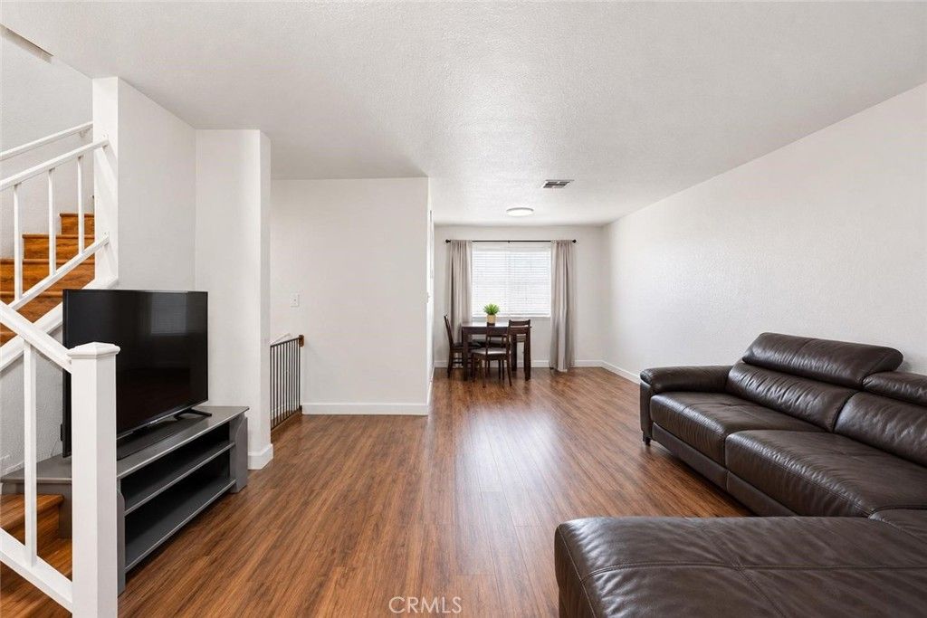 Image 4 of property listing at 13750 Hubbard Street 57, Sylmar, CA 91342