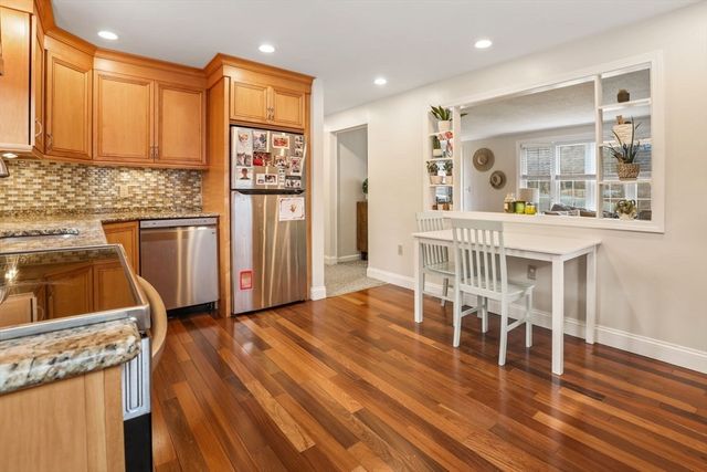 60 Nickerson St, Plymouth, MA 02360