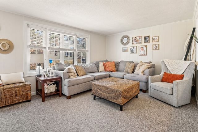 60 Nickerson St, Plymouth, MA 02360