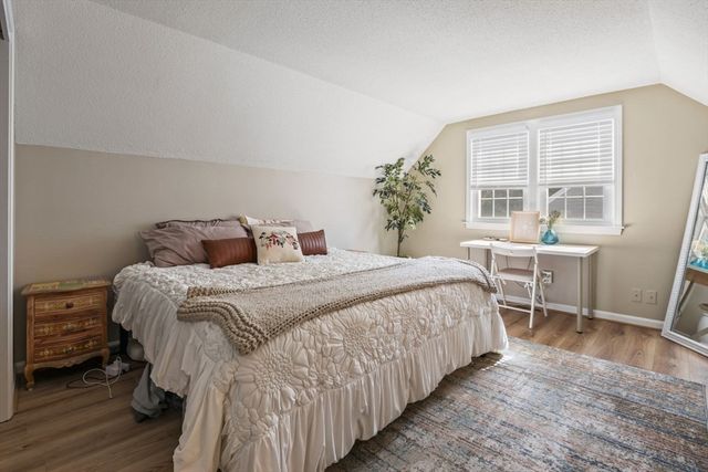 60 Nickerson St, Plymouth, MA 02360