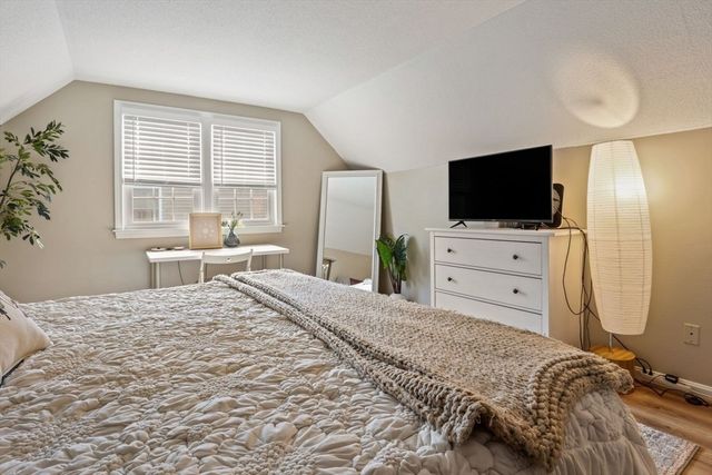 60 Nickerson St, Plymouth, MA 02360