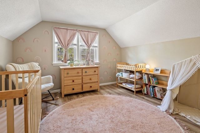 60 Nickerson St, Plymouth, MA 02360