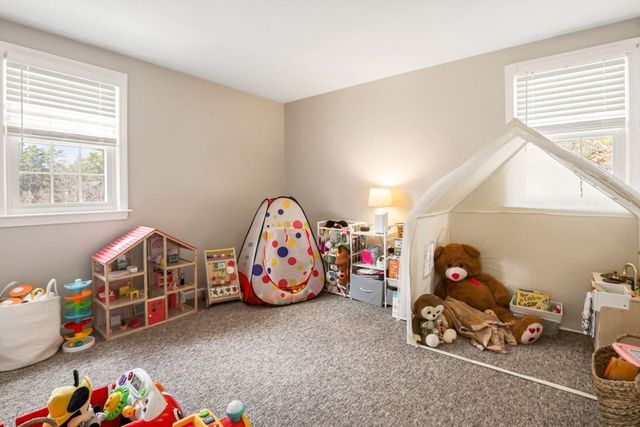 60 Nickerson St, Plymouth, MA 02360