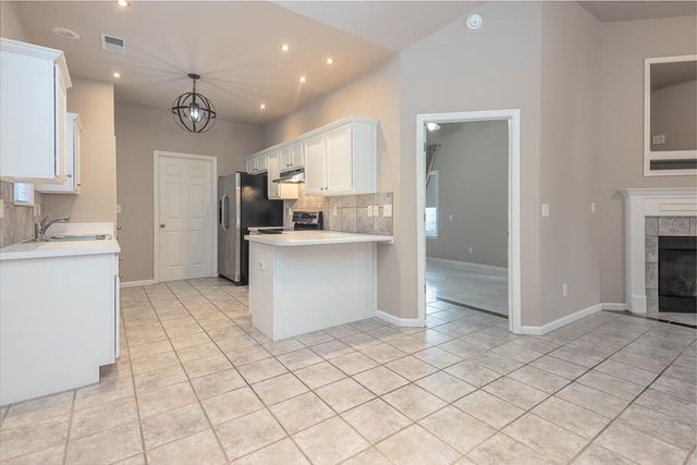 1283 FLEETS HARBOR DR, Memphis, TN 38103