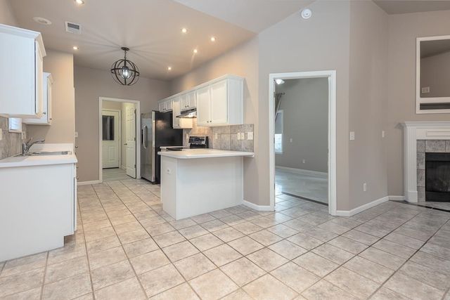 1283 FLEETS HARBOR DR, Memphis, TN 38103