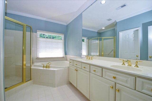 3348 Somercroft CT SW, Roanoke, VA 24014
