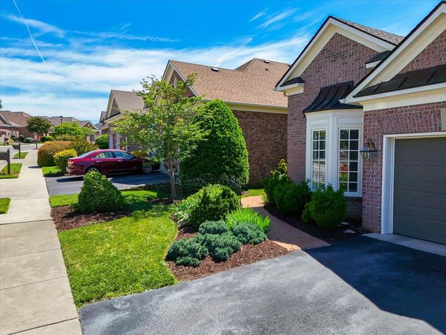 3348 Somercroft CT SW, Roanoke, VA 24014