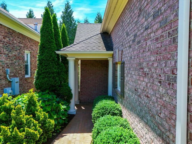 3348 Somercroft CT SW, Roanoke, VA 24014