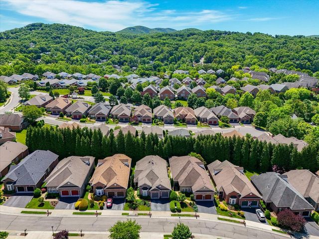 3348 Somercroft CT SW, Roanoke, VA 24014