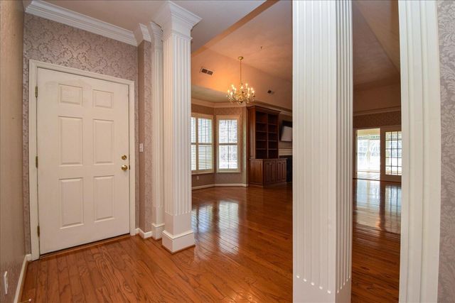 3348 Somercroft CT SW, Roanoke, VA 24014