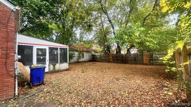 19126 Patton Street, Detroit, MI 48219